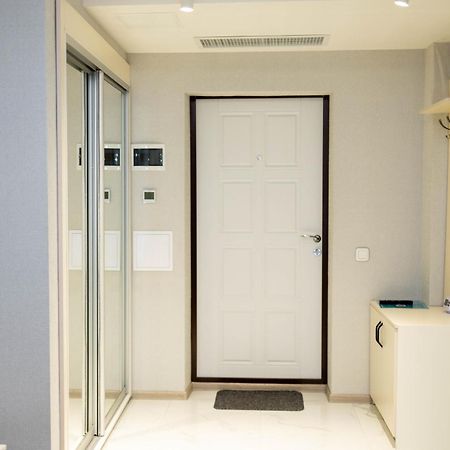 Жк «Сонячний Квартал» Apartment Solochin Bagian luar foto