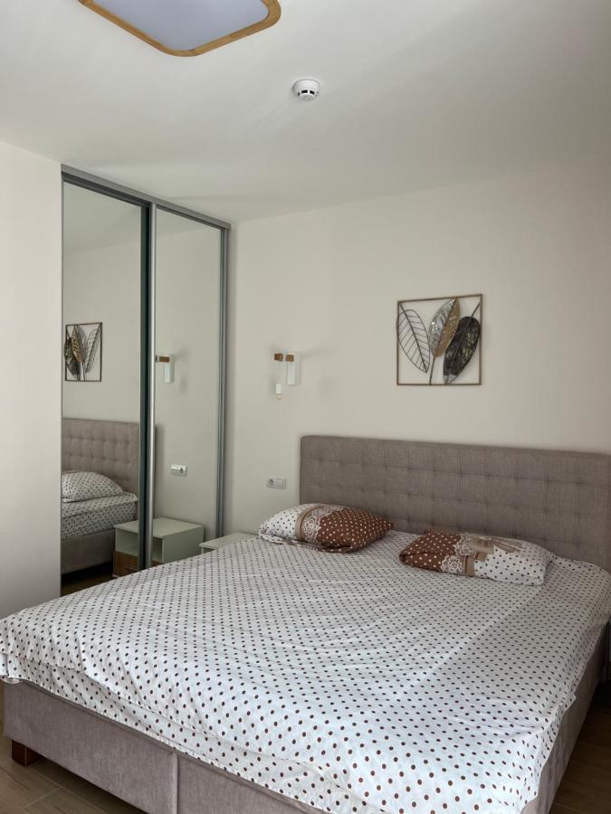 Жк «Сонячний Квартал» Apartment Solochin Bagian luar foto