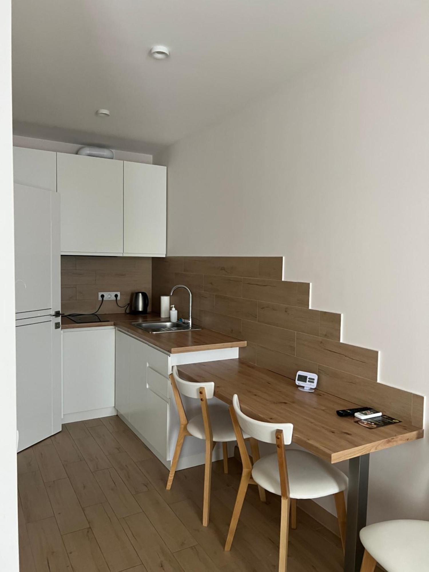Жк «Сонячний Квартал» Apartment Solochin Bagian luar foto
