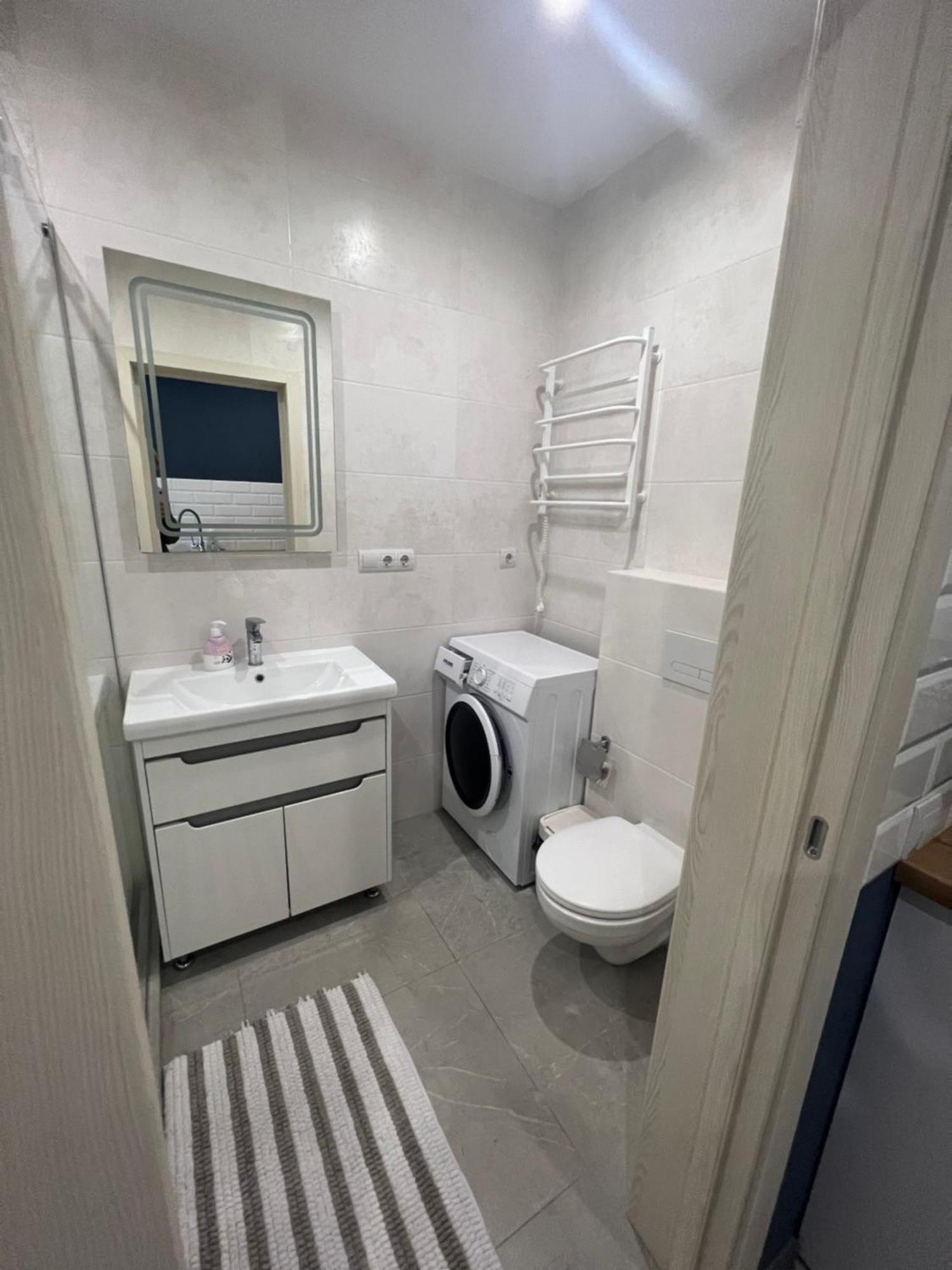 Жк «Сонячний Квартал» Apartment Solochin Bagian luar foto