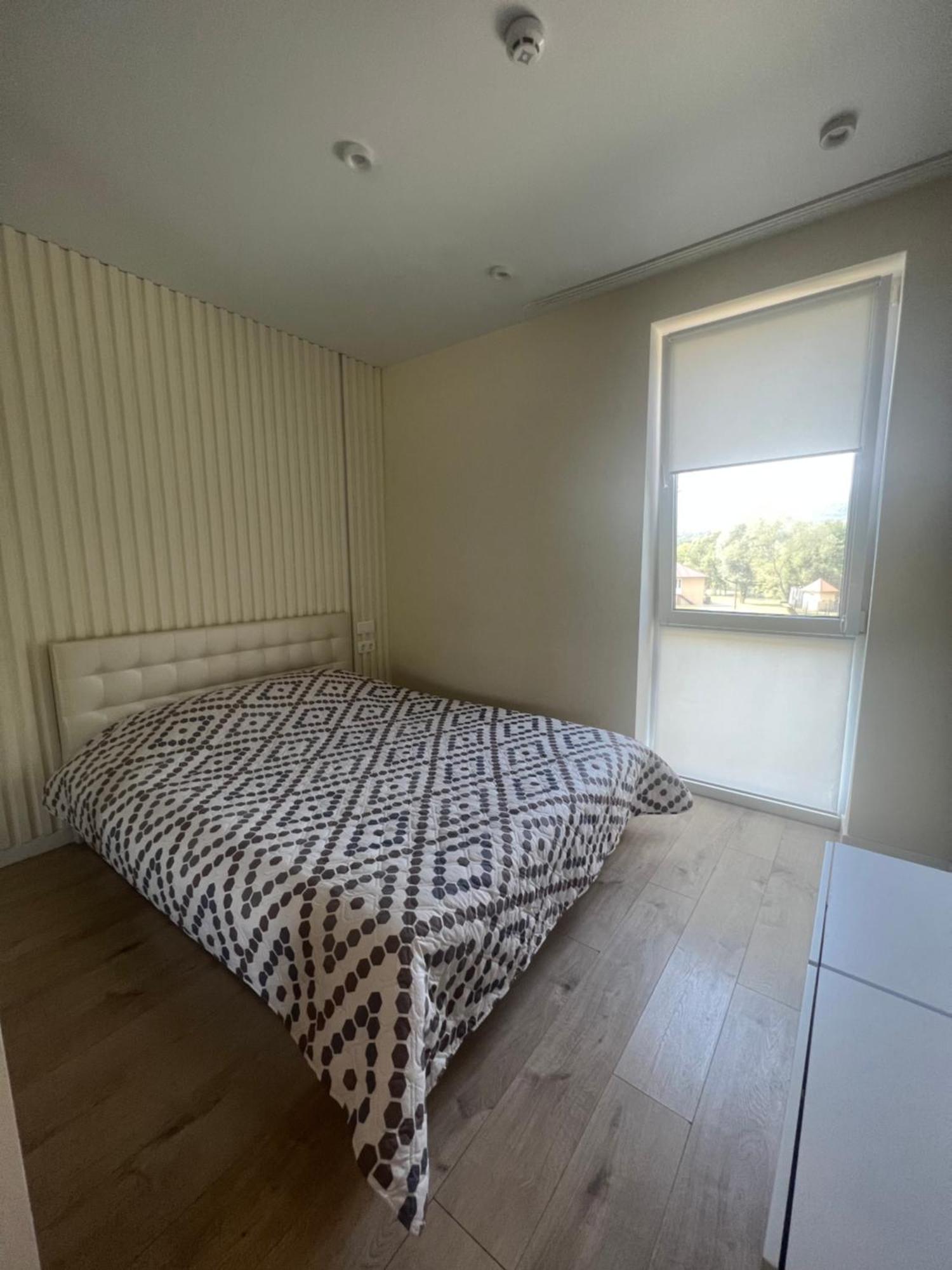 Жк «Сонячний Квартал» Apartment Solochin Bagian luar foto