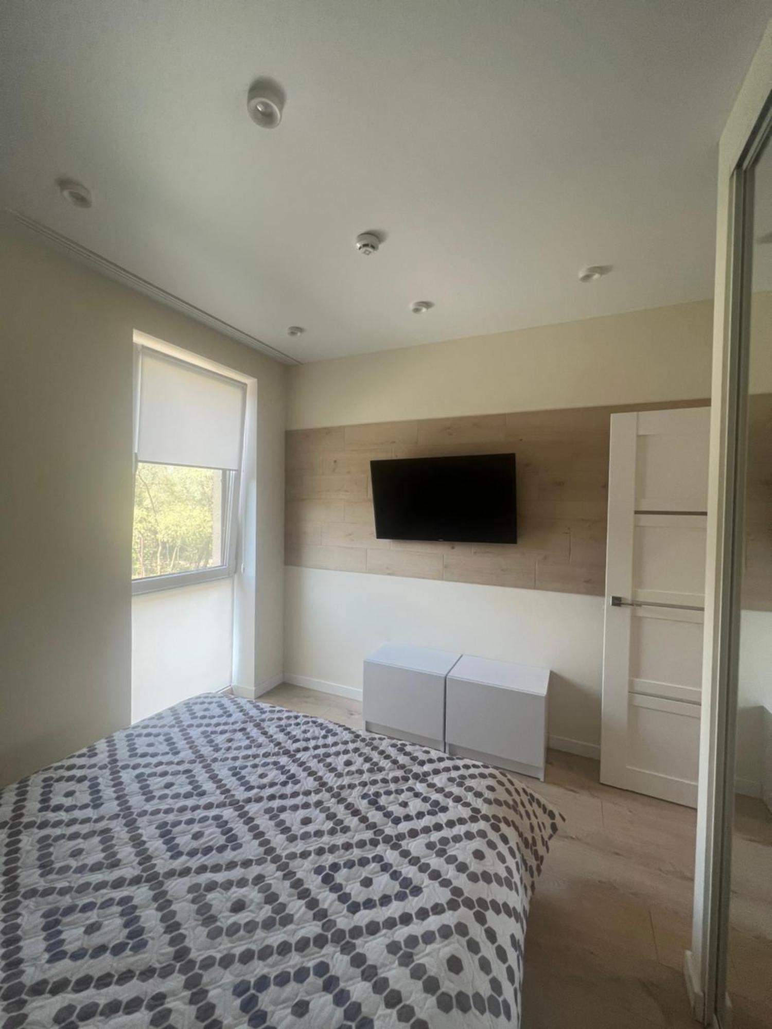 Жк «Сонячний Квартал» Apartment Solochin Bagian luar foto