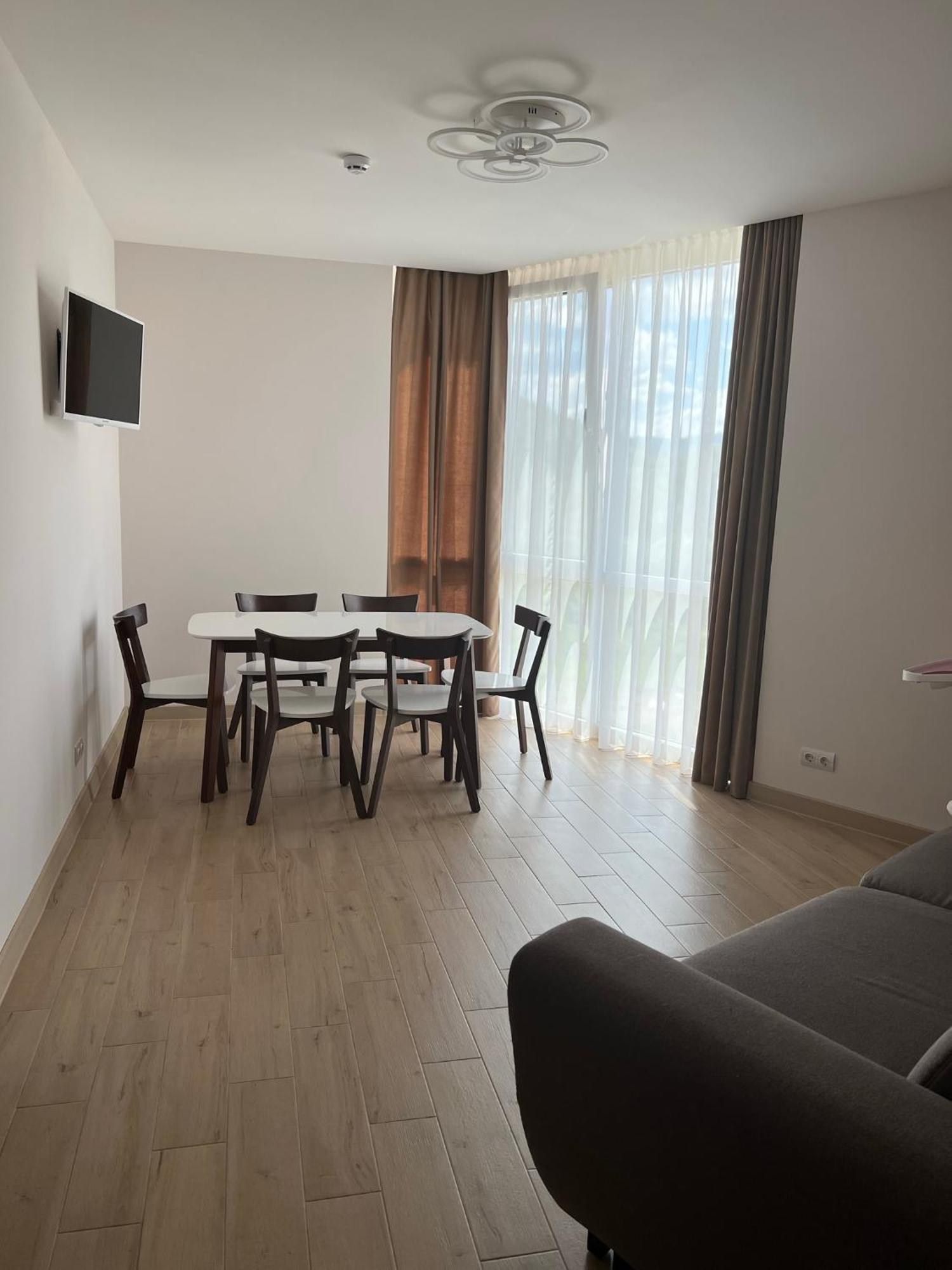 Жк «Сонячний Квартал» Apartment Solochin Bagian luar foto