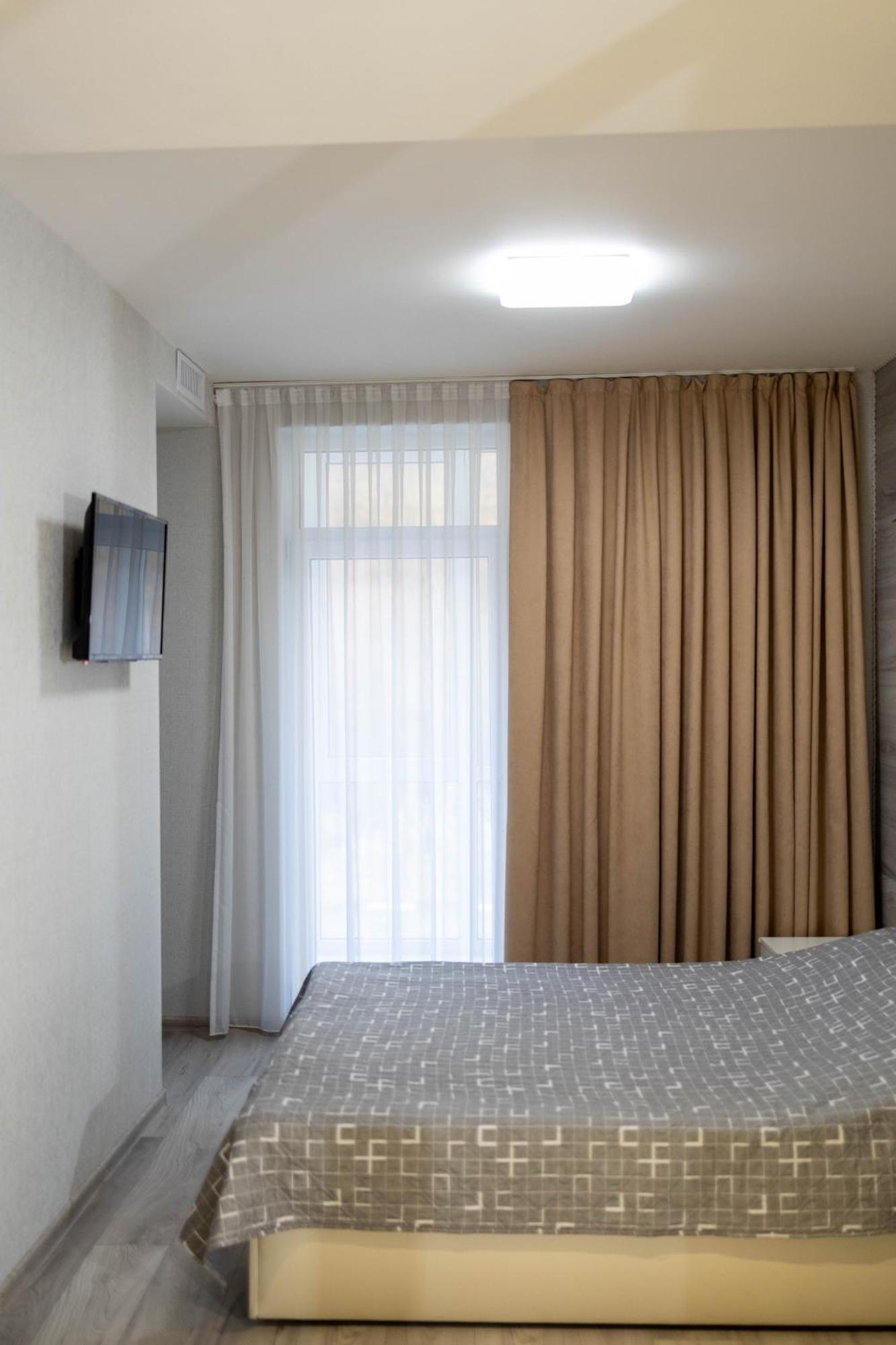 Жк «Сонячний Квартал» Apartment Solochin Bagian luar foto